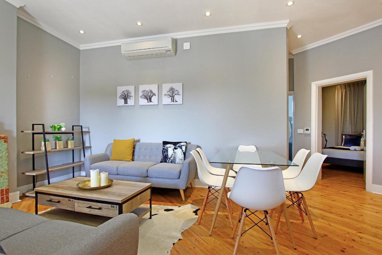 Warwick Mansions 11 Apartment
