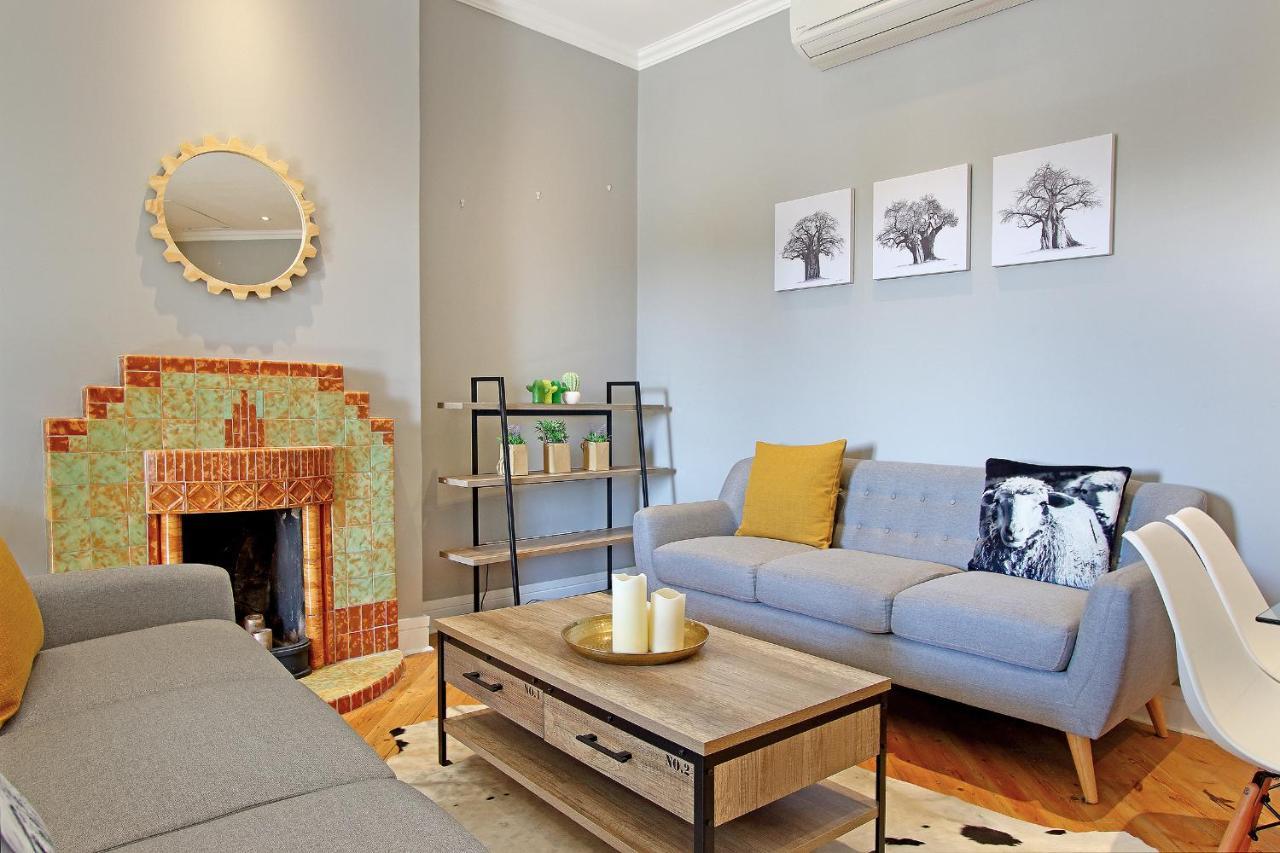 Warwick Mansions 11 *