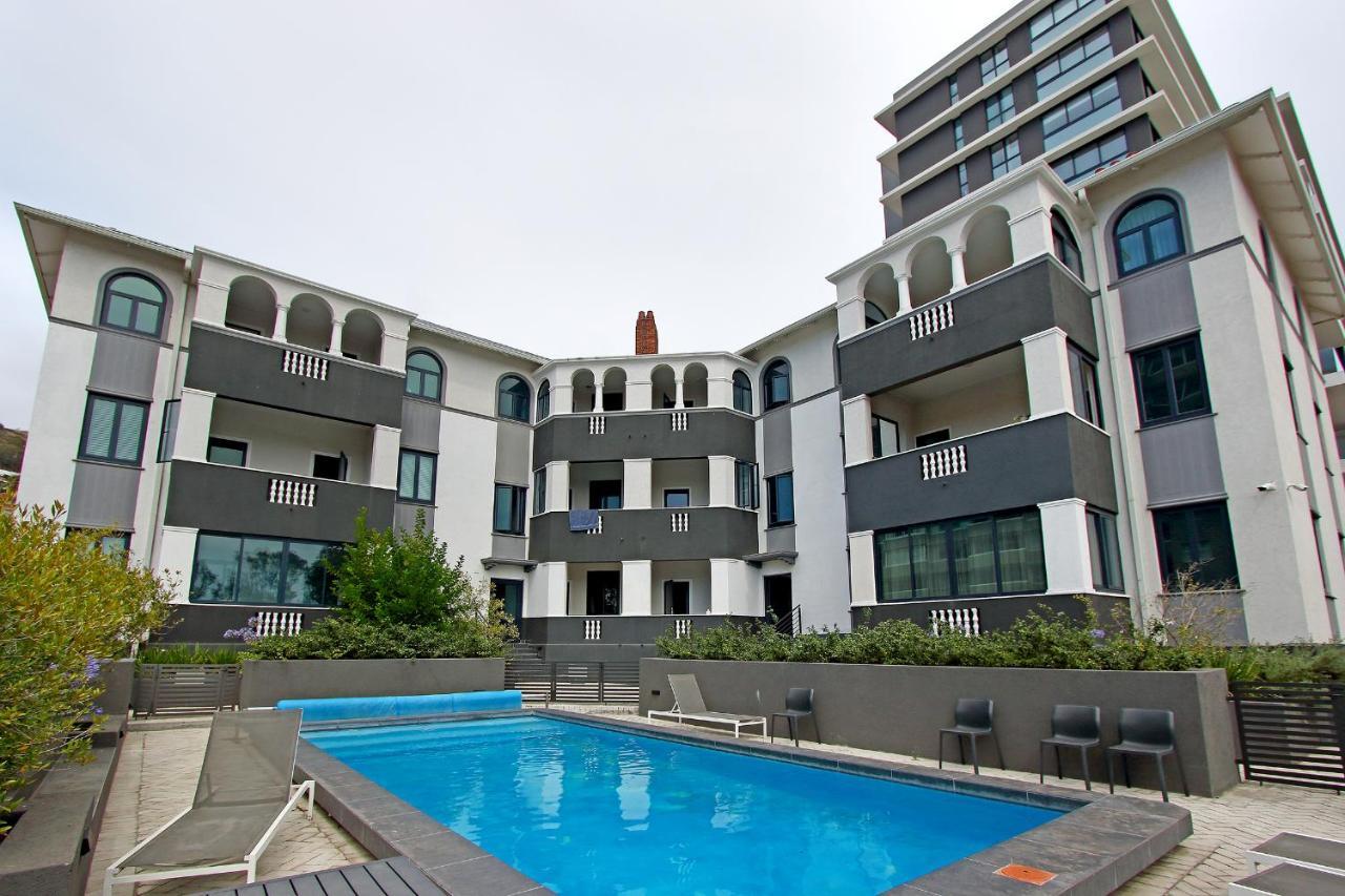 Apartment Warwick Mansions 11